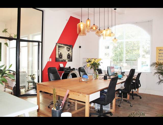 168M² BUSINESS FOR SALE IN SEA POINT